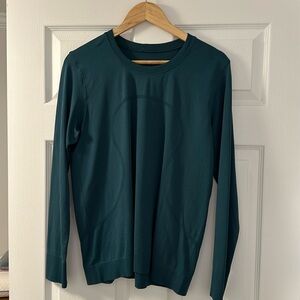 Excellent condition LULULEMON SWIFTLY RELAXED LONG SLEEVE SIZE 10